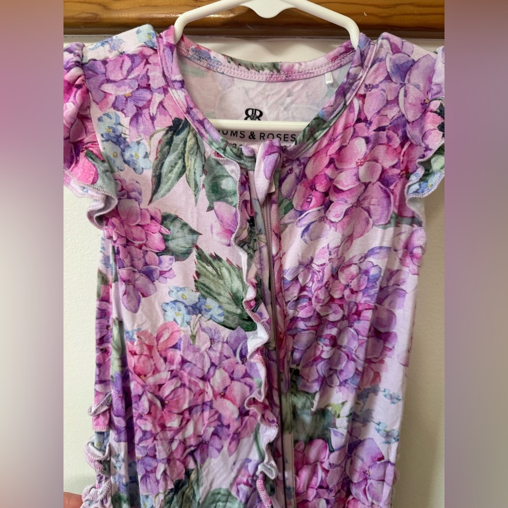 BUMS & ROSES hydrangea sleeper - Picture 9 of 9